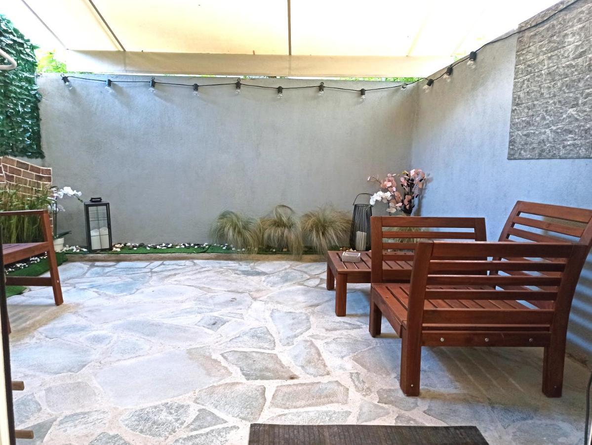 Mikalis Studio Atenas Exterior foto